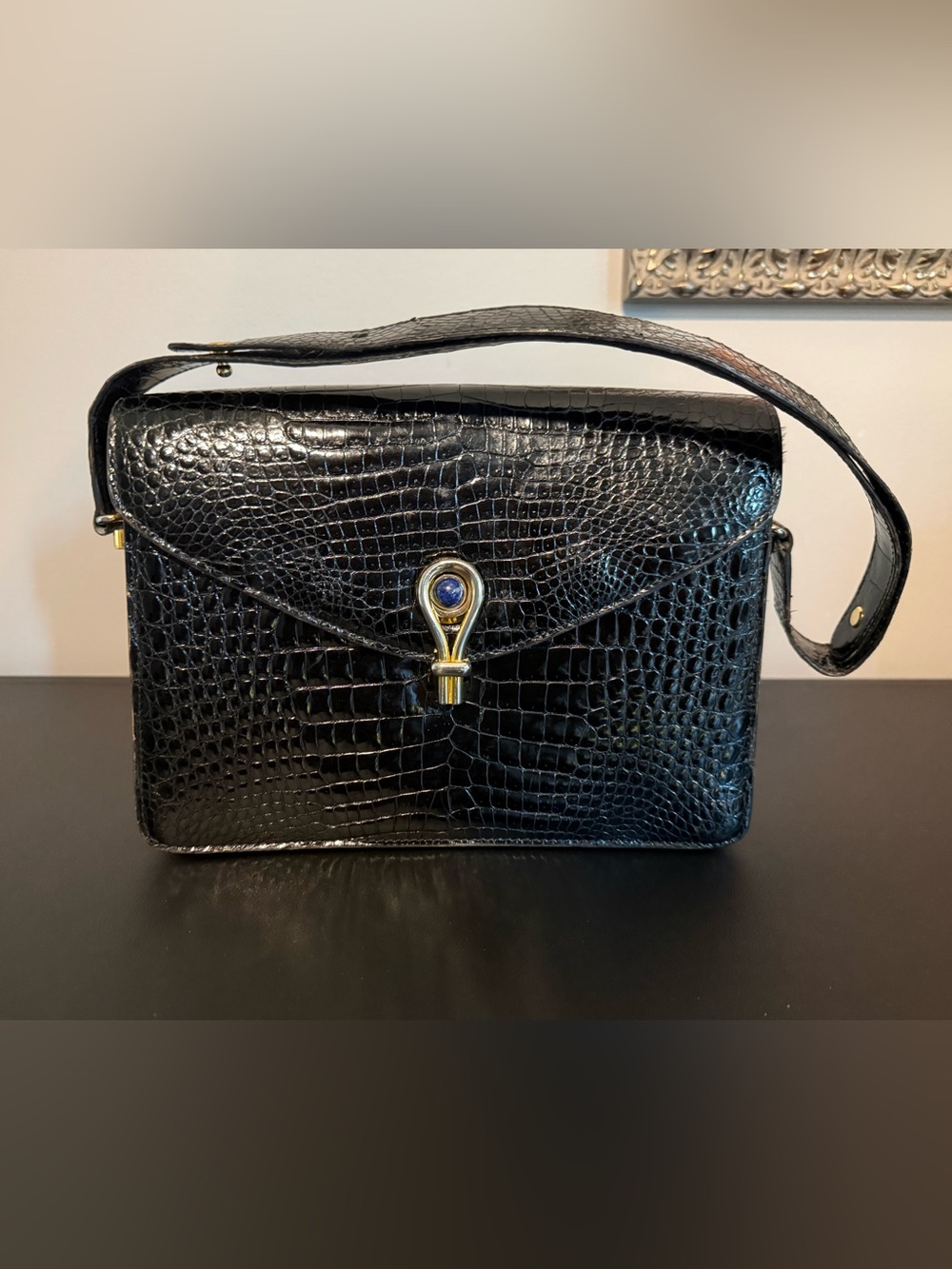 Gucci Vintage Black Croc Leather Shoulder Bag with Gold-Tone Accent